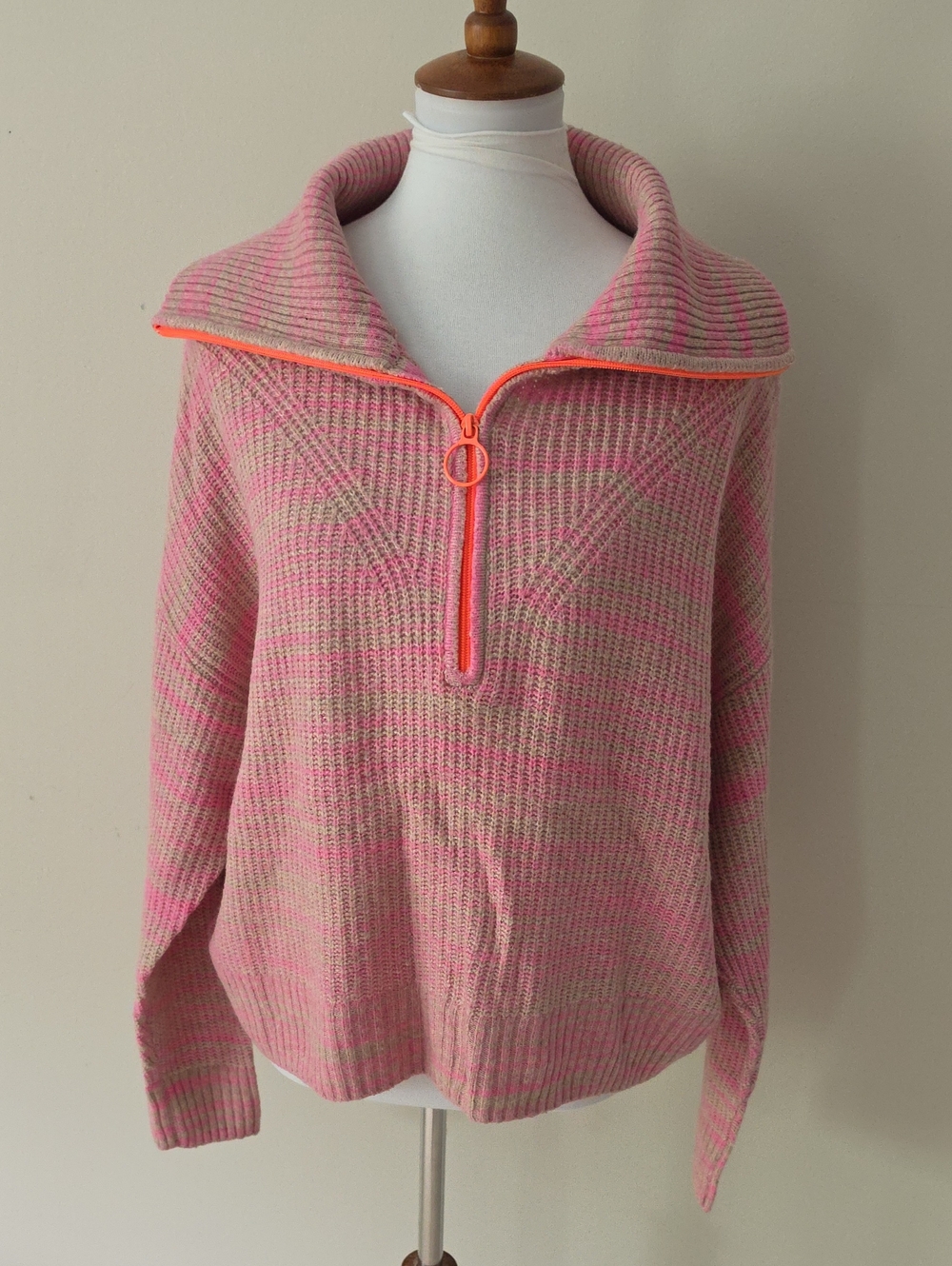 AERIE WOMEN'S PINK  SOFT SWEATER